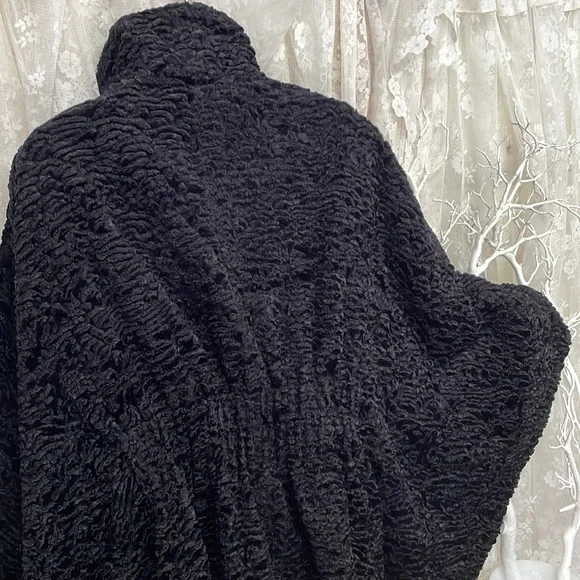 Deep Black Persian Cape Coat. Like Brand New 💕 - Picture 11 of 12